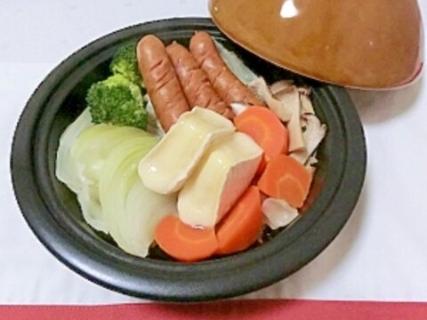 蒸し野菜とカマンベールのタジン鍋♪